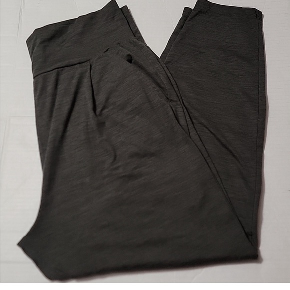 EUC Vuori Lux At Ease Pants - Picture 4 of 4